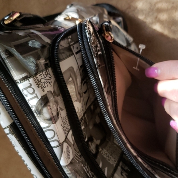 michael Obama crossbody bag. - Picture 9 of 9